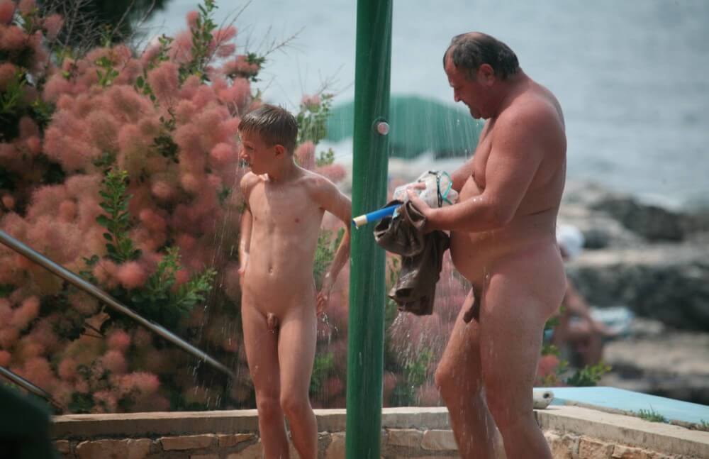 Naturist Shower Profiles pics