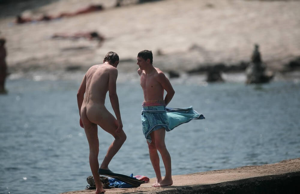 Nudists Boys - Water Prep On The Ledge