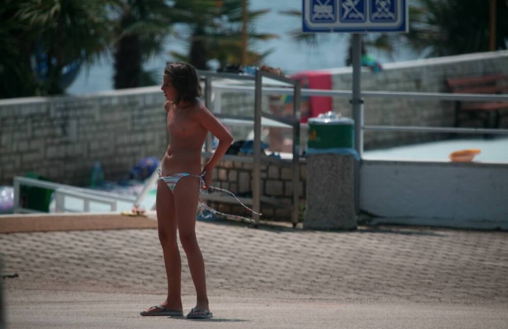 Naturist Pool Walkaround pics