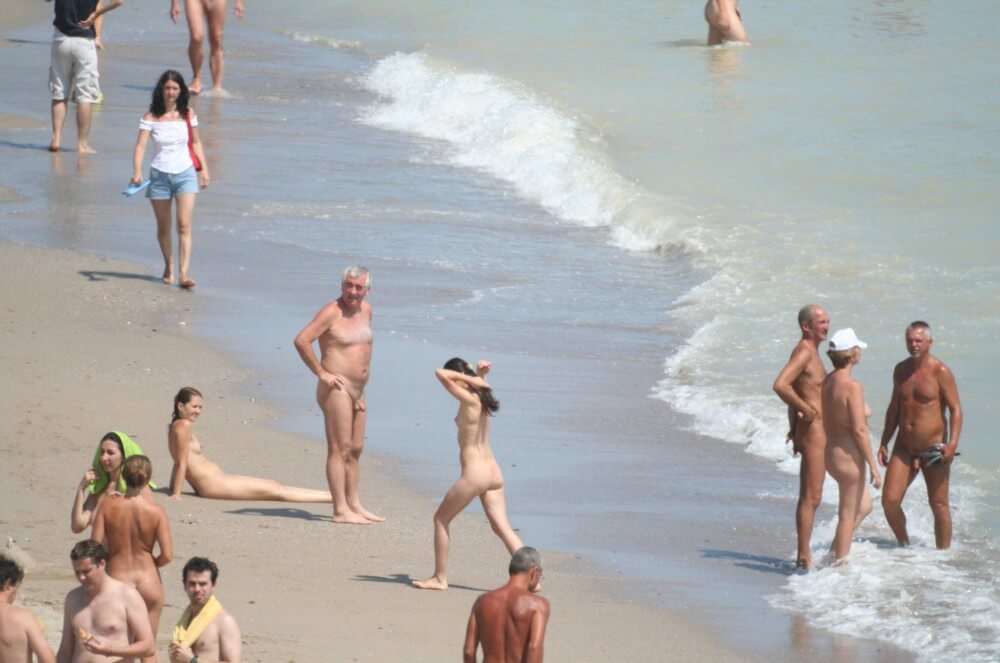 Costinesti Beach Groups pics