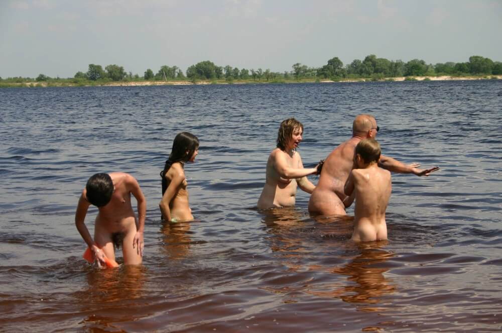 Kiev Water-Front Bathing pics